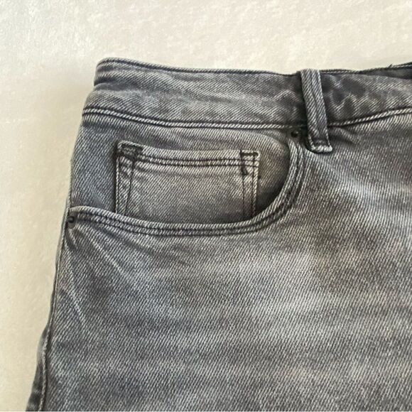 GOOD AMERICAN GOOD CURVE DENIM SHORTS HIGH RISE DISTRESSED NWT - Picture 8 of 14